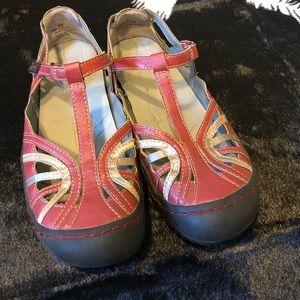 J-41 closed toe, vegan, forest sandals 9M